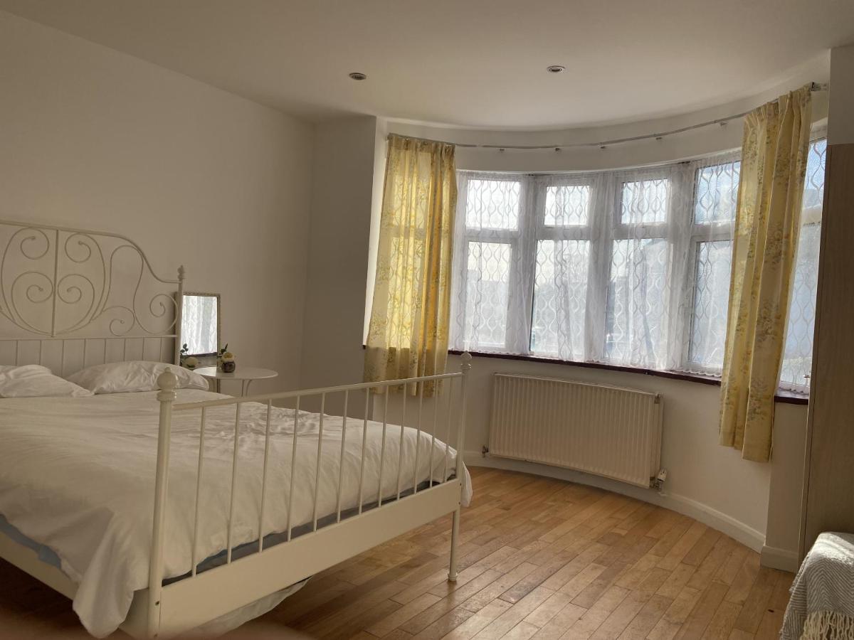 Comfortable&Quiet double bed room Edgware Extérieur photo