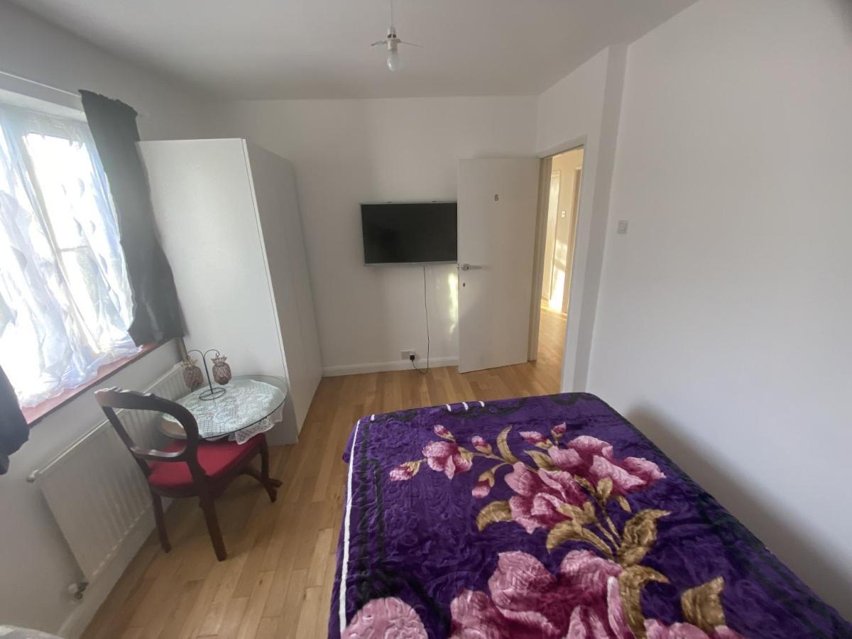 Comfortable&Quiet double bed room Edgware Extérieur photo