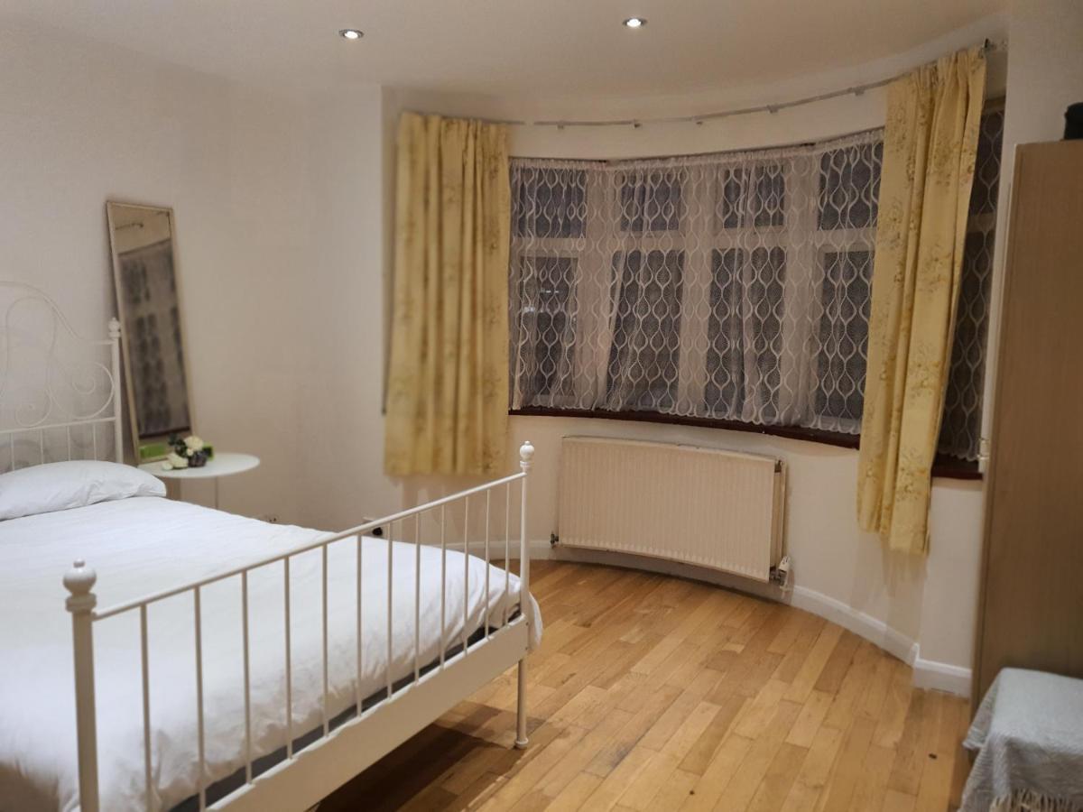 Comfortable&Quiet double bed room Edgware Extérieur photo